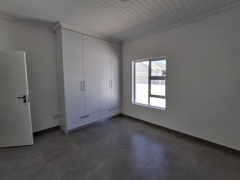 3 Bedroom Property for Sale in Golden Mile Western Cape